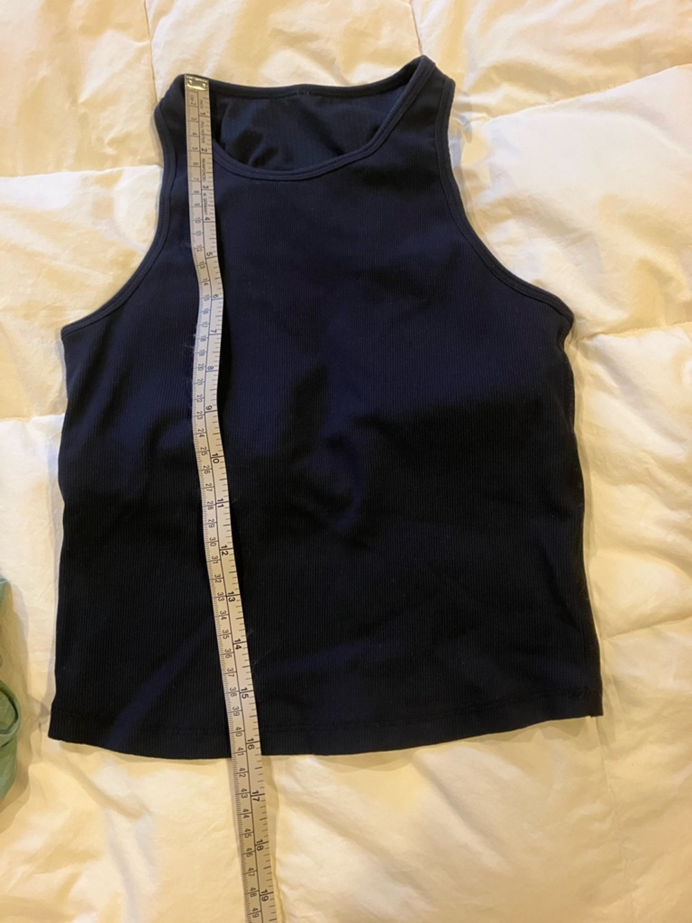 Vuori cropped tank with built in bra, size xs